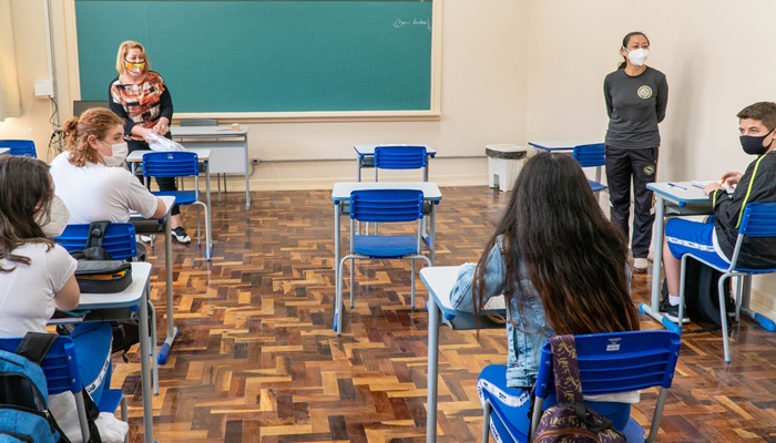 Aulas presenciais na rede estadual de ensino retornam hoje 