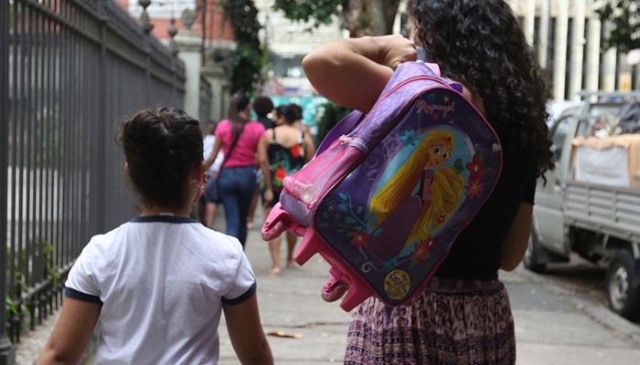 Dois em cada três estudantes precisam de reforço escolar, diz pesquisa