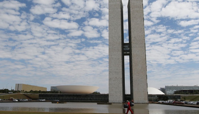 Congresso promulga PEC que isenta de IPTU igrejas em imóveis alugados