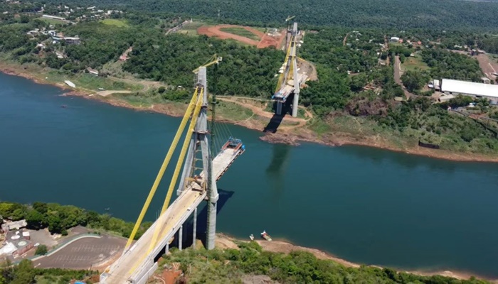 Obras da Ponte da Integração Brasil-Paraguai chegam a quase 80% de execução 