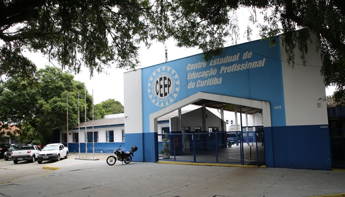 Estado inicia projeto de Postos Avançados da Agência do Trabalhador em colégios estaduais 