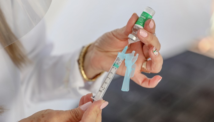 Laranjeiras – Município inicia imunização com a segunda dose reforço para idosos acima de 80 anos
