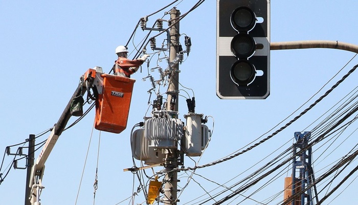 Governo anuncia fim da tarifa extra para consumidores de energia