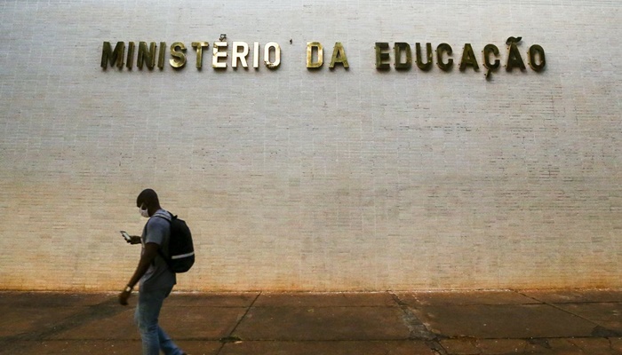 MEC lança plataforma virtual para formação de professores