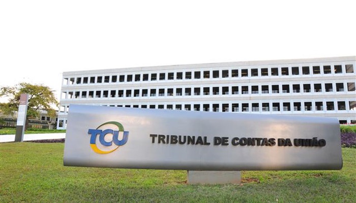 Ministro do TCU suspende compra de kits de robótica pelo FNDE