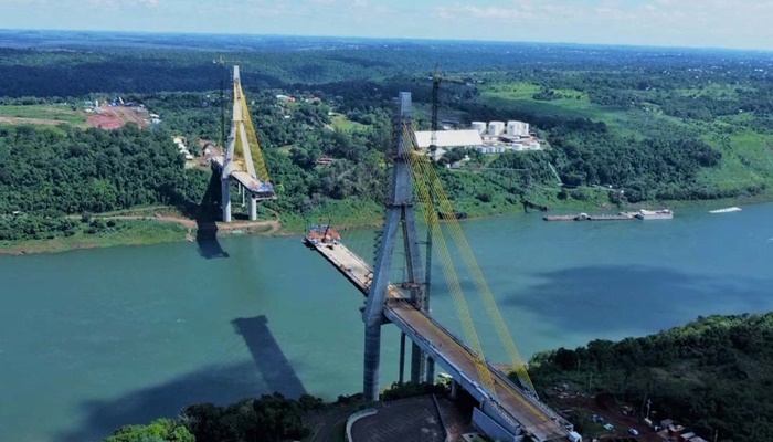 Obra da Ponte da Integração Brasil-Paraguai chega a 82% de execução 