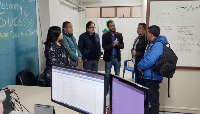 Estado apresenta políticas de emprego e atenção social a comitiva de autoridades do Peru 