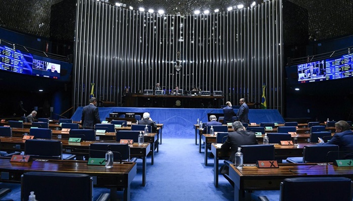 Senado aprova projeto que limita ICMS dos combustíveis