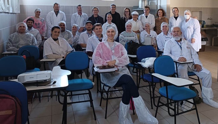  IDR-Paraná firma parcerias para promover cursos e fortalecer a agroindústria familiar