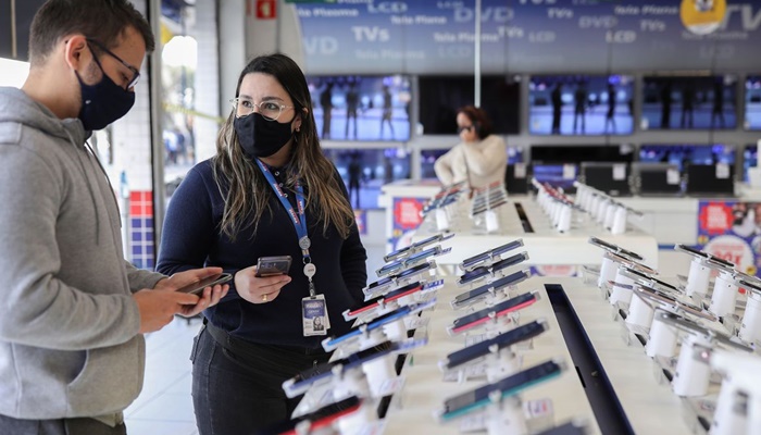 Entenda direitos do cliente na hora de trocar produto