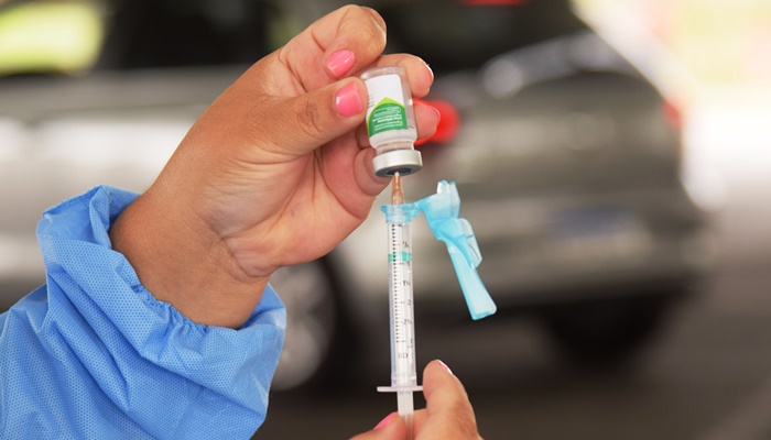 Paraná prorroga vacinação contra a gripe e solicita mais 500 mil doses ao Ministério da Saúde