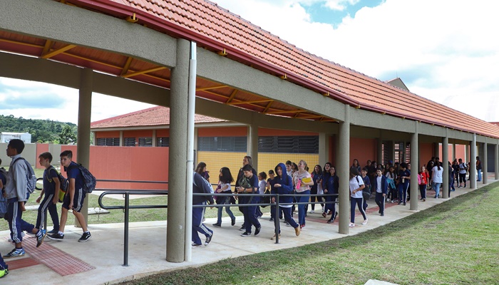 Recesso escolar na rede estadual começa nesta segunda-feira