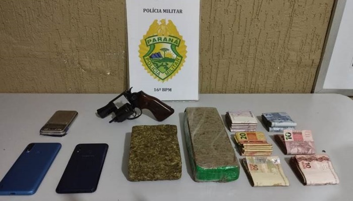 Pinhão - Três pessoas são presas por tráfico de drogas