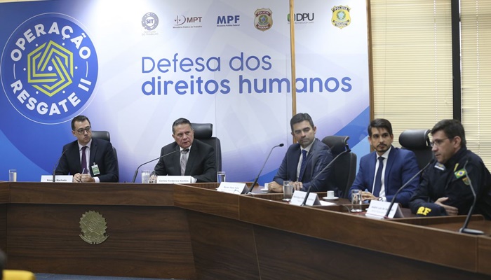 Operação resgata 337 trabalhadores de condições análogas à escravidão