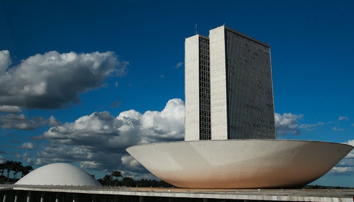 Câmara aprova aumento de pena para furto e roubo durante calamidade