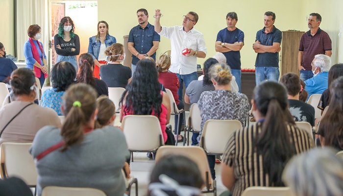 Laranjeiras - Através do Programa Olho Vivo Prefeitura entrega óculos para mais 40 pacientes