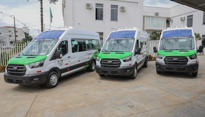 Laranjeiras - Prefeitura repassa três vans para a secretaria de saúde