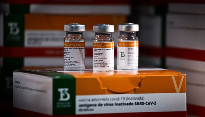 Saúde distribui cerca de 1 milhão de vacinas contra a covid-19