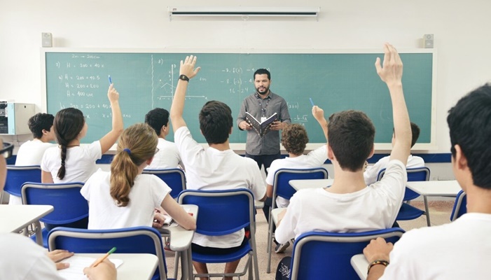 Brasil pode ter falta de mais de 200 mil professores em 20 anos