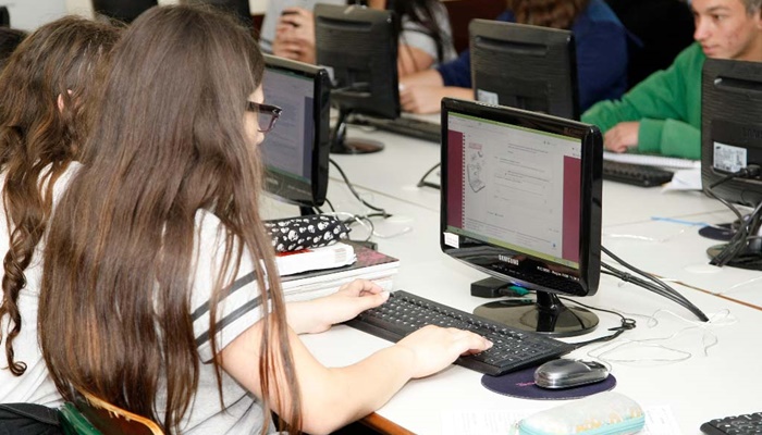  Primeira fase do Enem acontece neste domingo e mobiliza 145 mil estudantes do Paraná