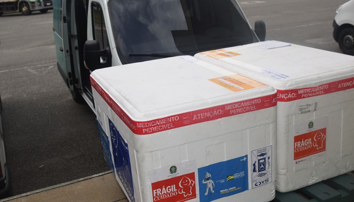 Estado distribui primeiro lote de vacinas para crianças de seis meses a dois anos contra Covid-19