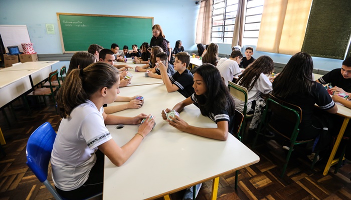  Projeto aumenta o peso do critério educacional na transferência de recursos aos municípios