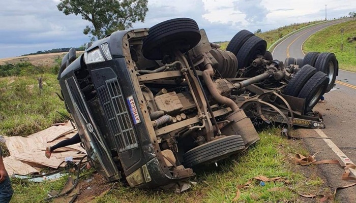Reserva do Iguaçu - Acidente com caminhão é registrado na PR-459