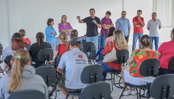 Laranjeiras - Através do Programa Olho Vivo Prefeitura entrega óculos para mais 66 pacientes