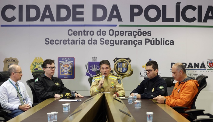 Buscas na BR-376 têm equipes em solo e apoio de câmeras; quatro veículos já foram retirados