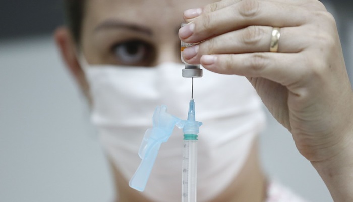 Aplicação da segunda dose de reforço contra Covid-19 aumenta e Saúde reforça convocação