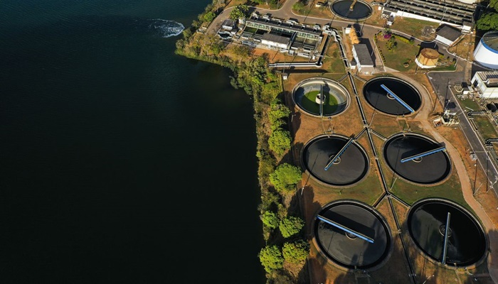 No Brasil, 85,7% dos municípios brasileiros tem coleta de esgoto