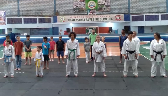 Catanduvas - Cidade teve aula de Karatê expositiva no Ginásio de Esportes