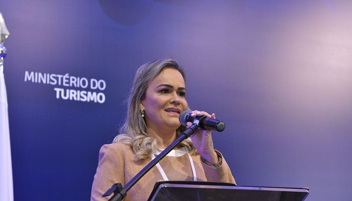 Ministra quer reduzir preço de passagens para incentivar o turismo