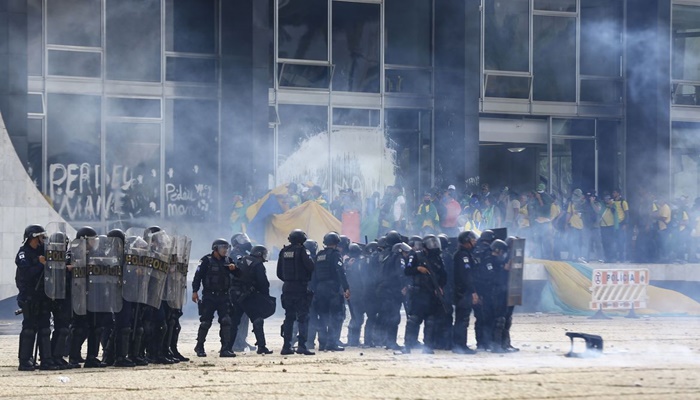 Moraes proíbe a entrada de ônibus com manifestantes no DF