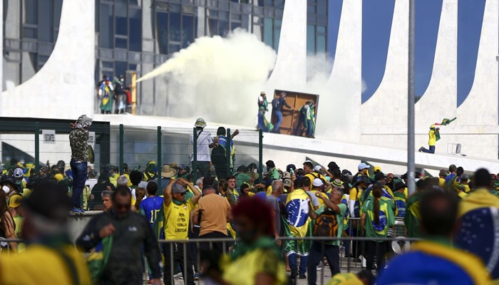 Número de detidos por depredações em Brasília supera 400, diz Ibaneis