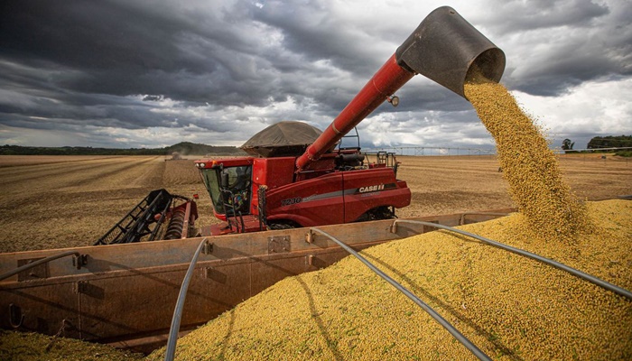 Balança comercial tem superávit de US$ 61,8 bilhões em 2022