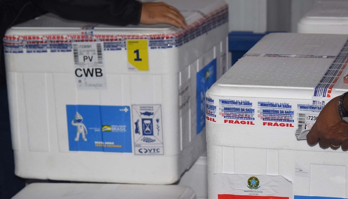  Paraná inicia semana com distribuição de mais de 204 mil vacinas contra a Covid-19