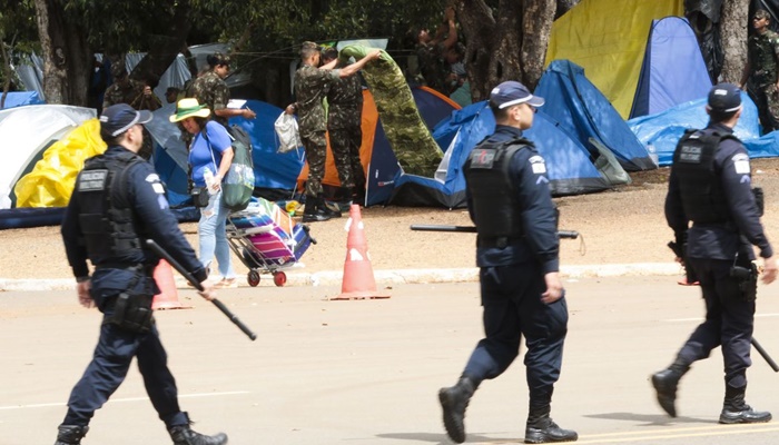 Moraes converte em preventiva 140 prisões por atos golpistas