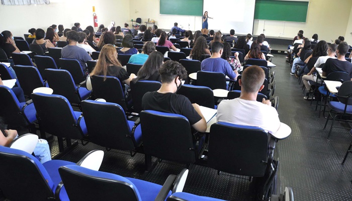  Voltado a alunos da rede estadual, curso pré-vestibular da UEL está com inscrições abertas