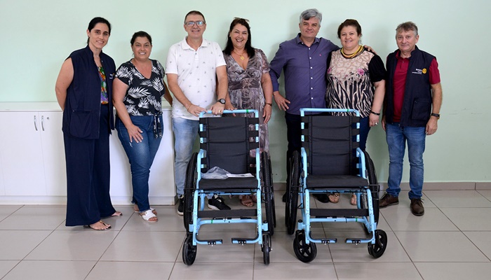 Laranjeiras - Provopar recebe cadeiras de rodas do Rotary Club