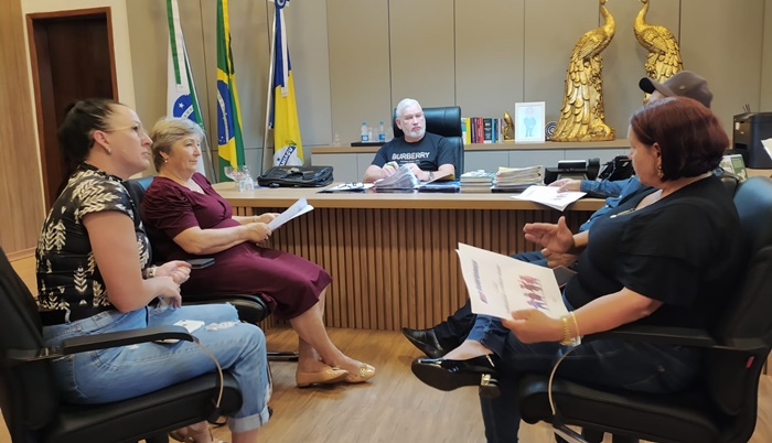 Guaraniaçu - Governo municipal realiza encontro com membros da melhor idade