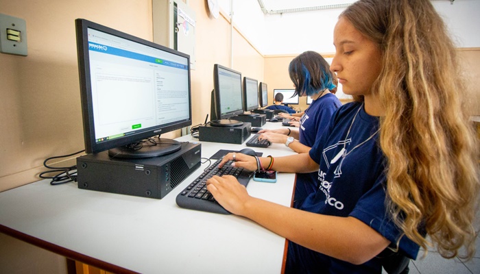  Alunos e professores da rede estadual ganham plataforma para lição de casa