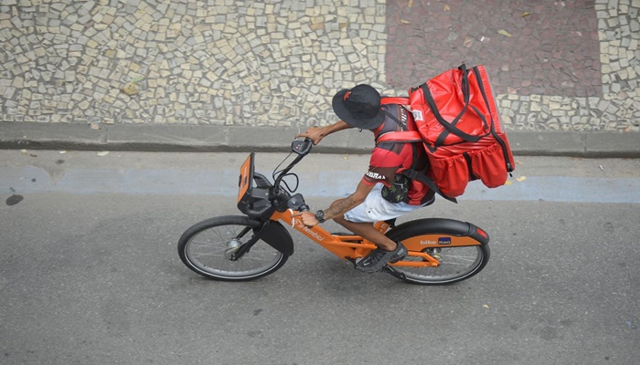 Apenas 23% dos que trabalham em transporte por aplicativo pagam INSS