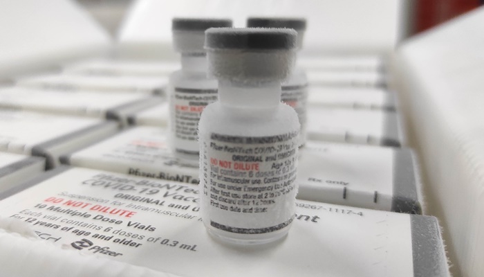  97,2 mil doses: Paraná recebe terceira remessa de vacinas bivalentes contra a Covid-19
