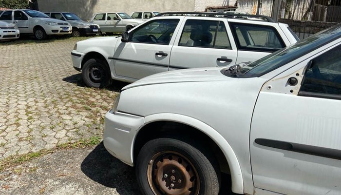  Governo do Estado promove leilão de veículos e sucatas de automóveis