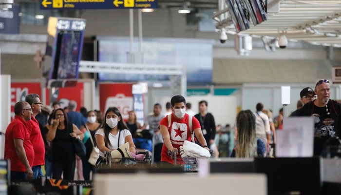 Anvisa derruba obrigatoriedade de máscaras em aeroportos e aviões