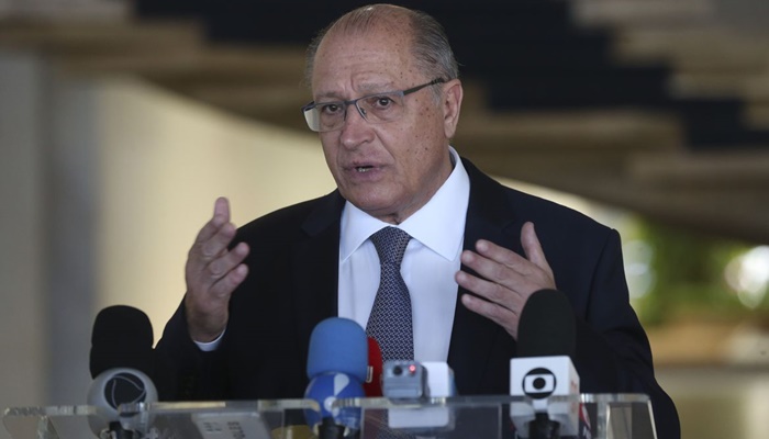 Alckmin diz que reforma tributária tem que ser feita neste ano