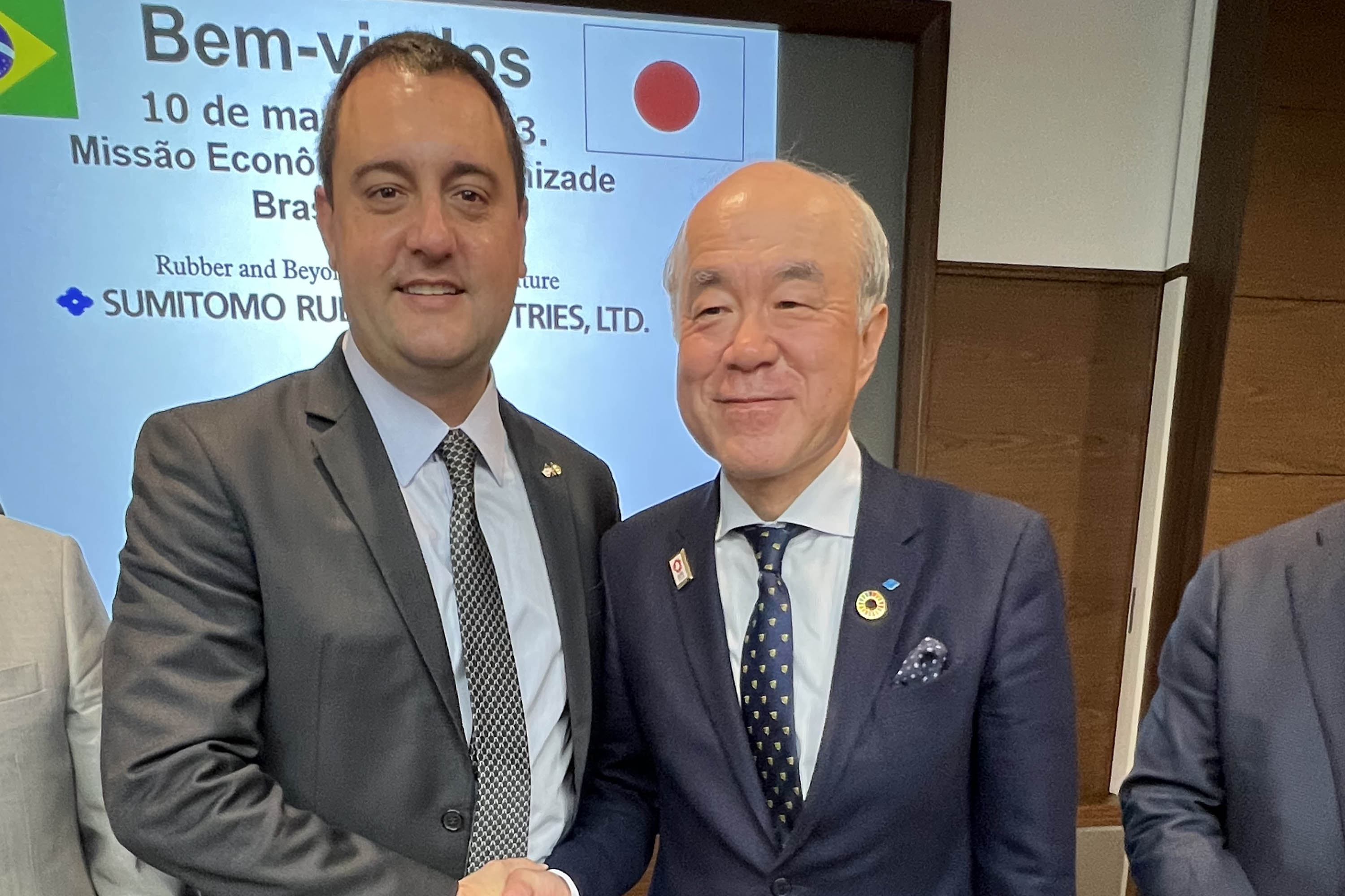  Governador anuncia novo investimento de R$ 1 bilhão da Sumitomo no Paraná