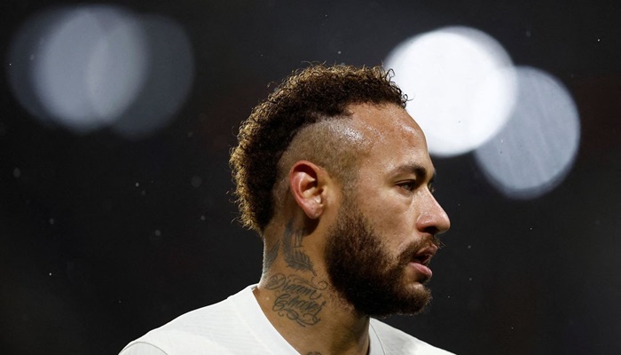 Cirurgia no tornozelo direito de Neymar “correu muito bem”, afirma PSG