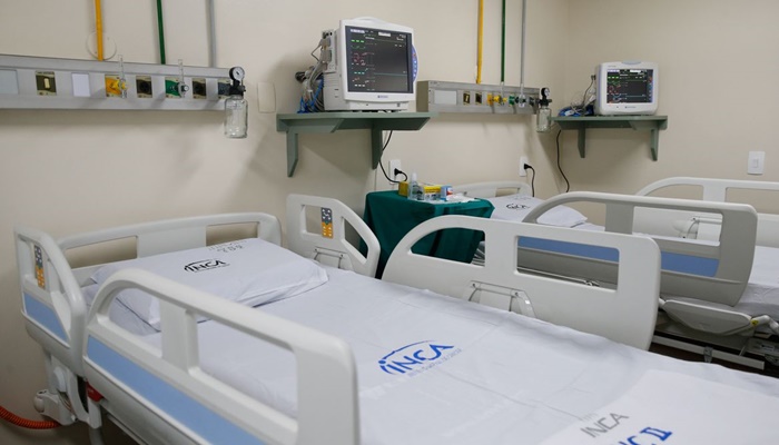 Março Azul: internações por câncer de intestino batem recorde no país